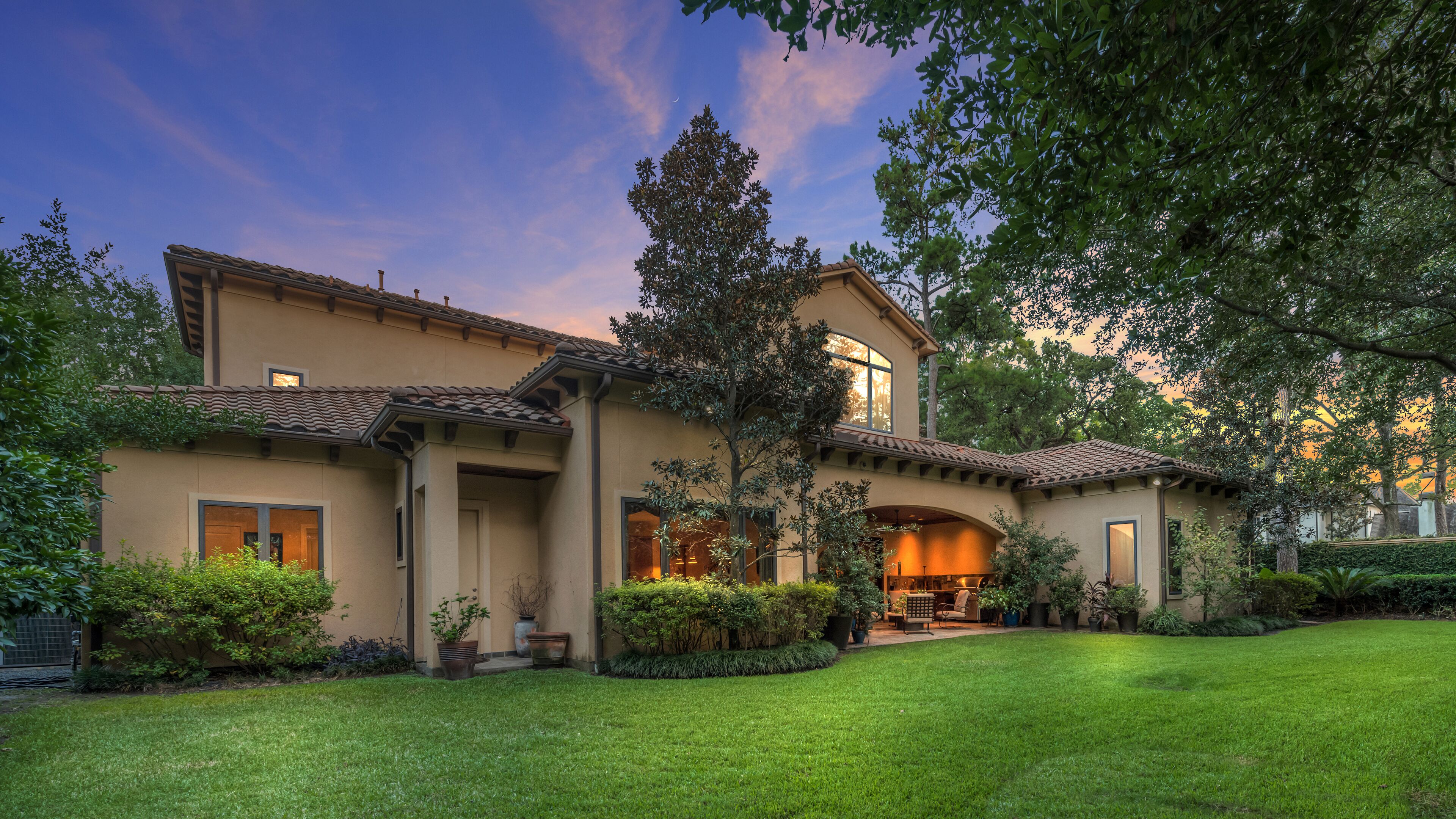 Luxury villa for commercial showings, insurance rentals and family events