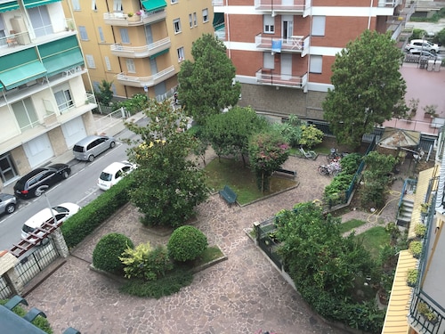 Penthouse with a large terrace and air-conditioned with two hundred meters from the sea