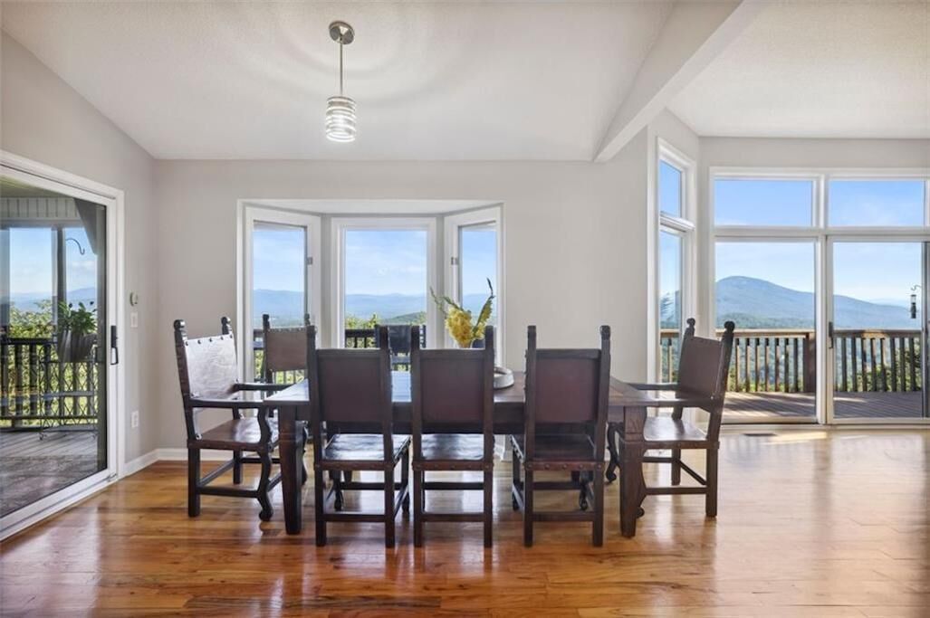 THE VERY BEST VIEW ~ 4 King Beds, 1 Q, 1 bunk w full.  Hot Tub ~ Private Chef