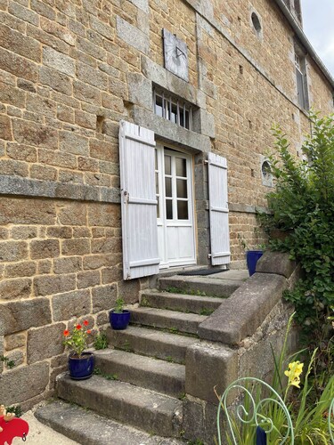 Guest room on the ground floor of the Domaine de Braffais