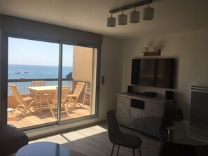 Dining - Magnificent Sea View, Direct Beach Access, Large Terrace, Refurbished, WIFI (CAP D AGDE)