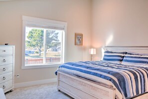 3 bedrooms, iron/ironing board, travel crib, free WiFi