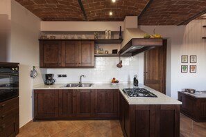 Refrigerador, horno, placa de cocina, lavavajillas