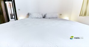 2 bedrooms, desk, free WiFi, bed sheets
