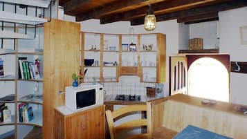 SisÀtilat