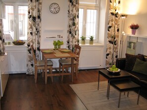 Dining - Studio Apartment 30m2, air-conditioning (Vienna)