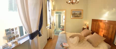 3 chambres, fer et planche à repasser, lit parapluie, Wi-Fi gratuit