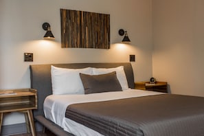 Chic 3 BR CONDO | Bộ đồ giường cao cấp, két bảo mật tại phòng, trang trí khác biệt 
