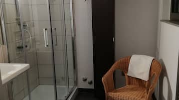 Vasca, asciugacapelli, bidet, asciugamani