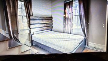 4 bedrooms, free WiFi, wheelchair access