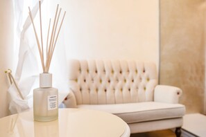 Schallisolierte Zimmer, kostenloses WLAN, Bettwäsche