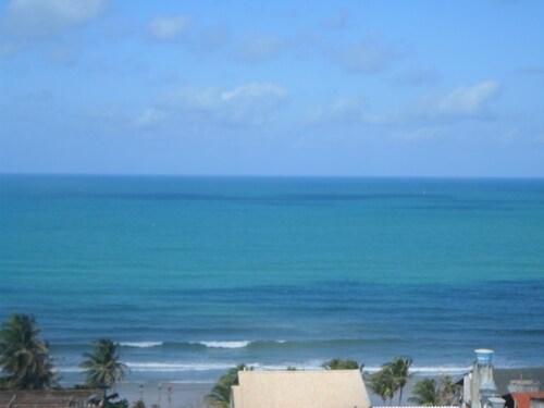 Flat views of the Black Sea tip 100 meters from the beach 