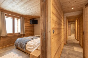 4 chambres, fer et planche à repasser, lit parapluie, Wi-Fi gratuit