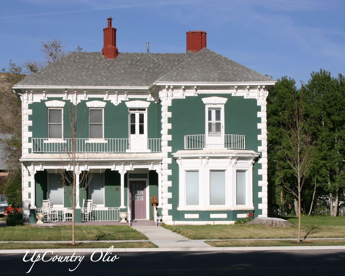 Now Accepting Reservations!  It's great to have our guests back!
