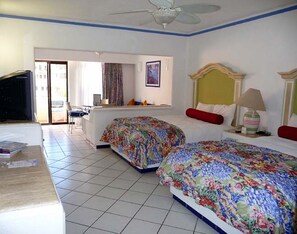 1 Schlafzimmer, Zimmersafe, Schreibtisch, Bügeleisen/Bügelbrett