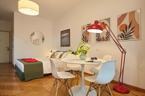 1 bedroom, WiFi - Colourful apartment St. Peter's View (ROMA)