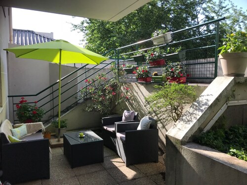 Walk to train and shopping with unique outdoor private space in the city