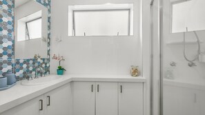 Shower, free toiletries, towels