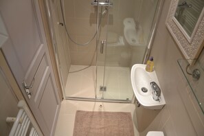 Bathroom - Domaine Le Mathi (Fumel)