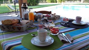 Desayuno continental incluido todos los días