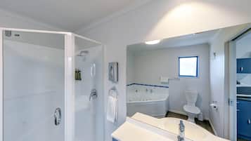 One Bedroom Unit | Bathroom