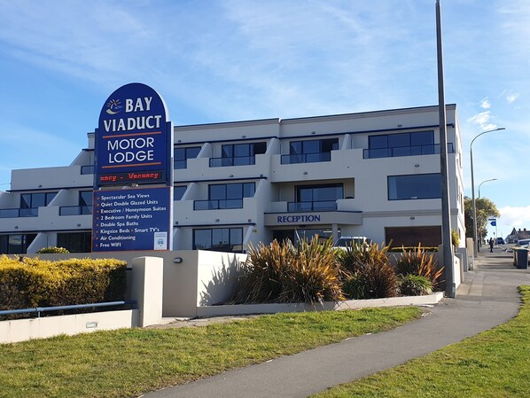 Front of property - Bay Viaduct Motor Lodge (Timaru)