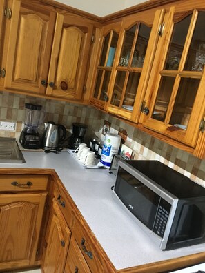 Romantic Apartment, Partial Sea View | Private kitchen