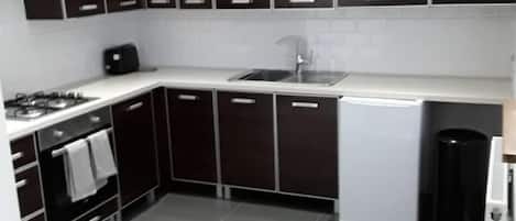Coffee/tea maker, electric kettle