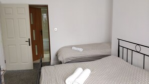 Decoración personalizada, muebles diferentes y escritorio 
