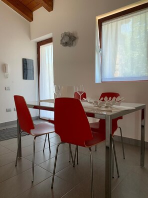 Dining - villa leopoldo, a few minutes away from the most popular beaches (castiadas)