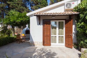 Exterior detail - Conchiglia Studio on the beach (Cortigliolo)