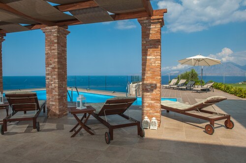 Infinity View Villa - 4 makuuhuoneen huvila - kävelymatkan päässä rannalta