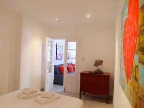 1 chambre, fer et planche à repasser, accès Internet, draps fournis