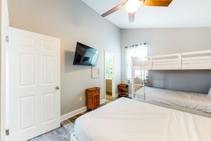 12 bedrooms, Internet, bed sheets