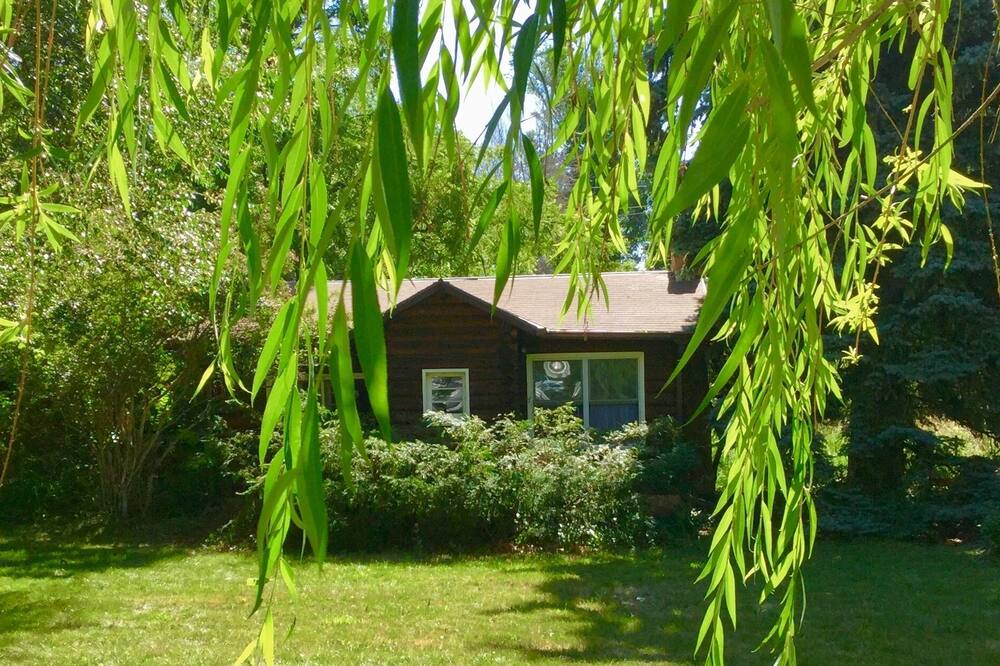A Unique Oasis in the Heart of Boulder