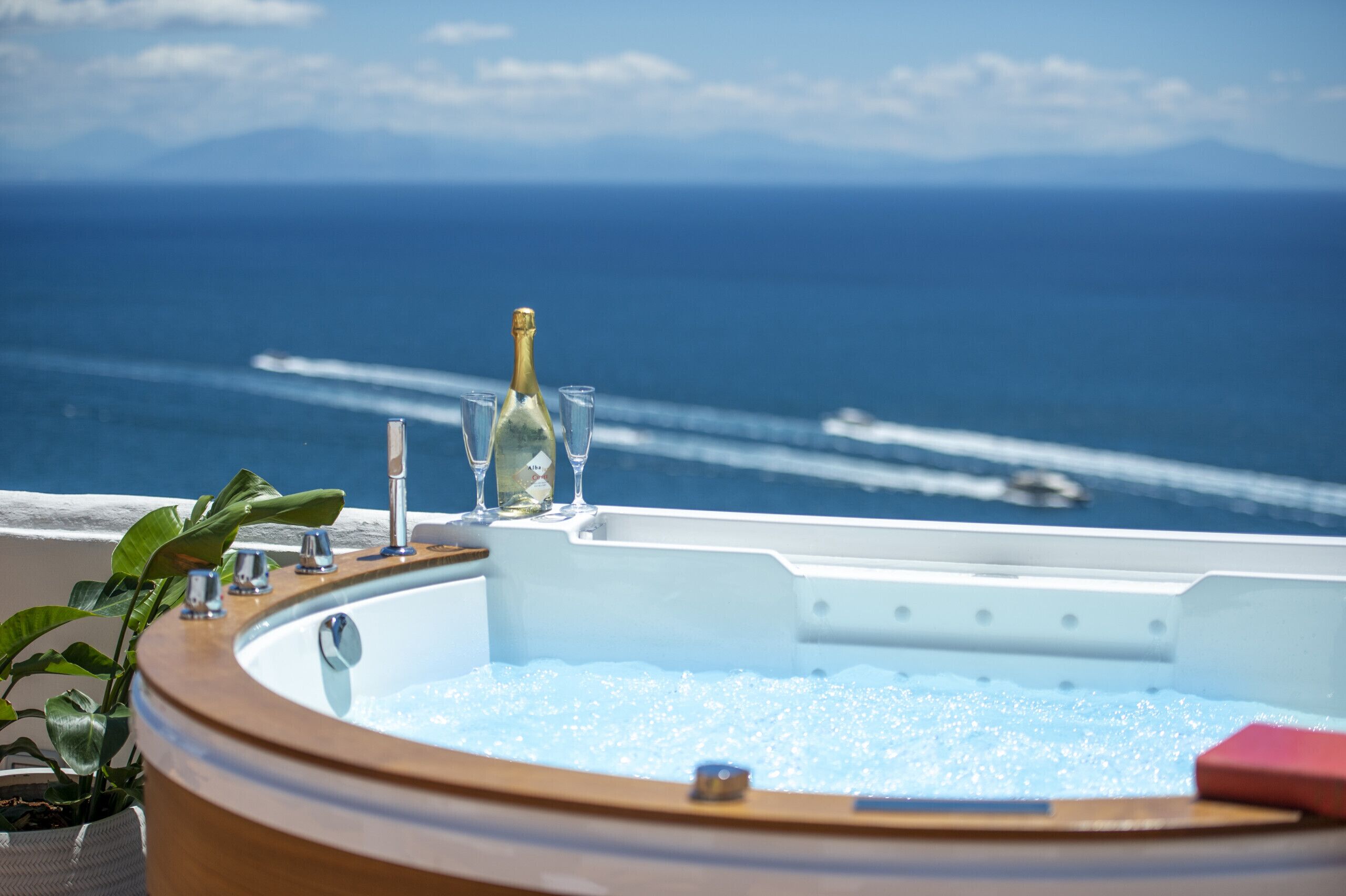 Outdoor spa tub