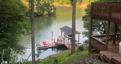 Waterfront-Large Dock-Quiet Cove- Minutes to Drifters-Bridgewater Marina