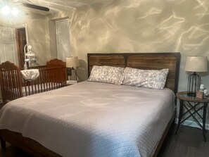 4 bedrooms, free WiFi, bed sheets, wheelchair access