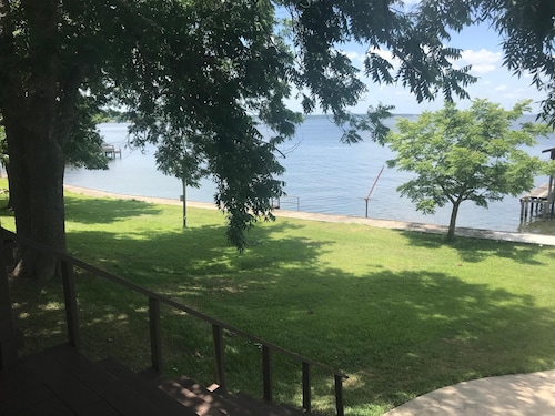 Lakeside Cottage - Open for July 4th Weekend!!