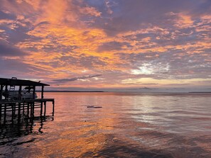 Espreguiçadeiras, toalhas de praia 
