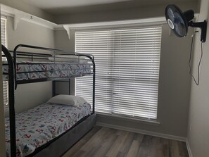 3 habitaciones, wifi gratis y ropa de cama 