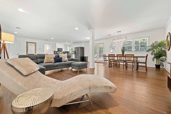 TV, fireplace, offices