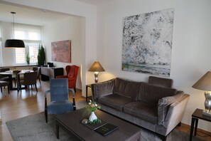 TV, fireplace, video games, DVD player - Villa Greve - Deluxe Suite (Bad Salzuflen)