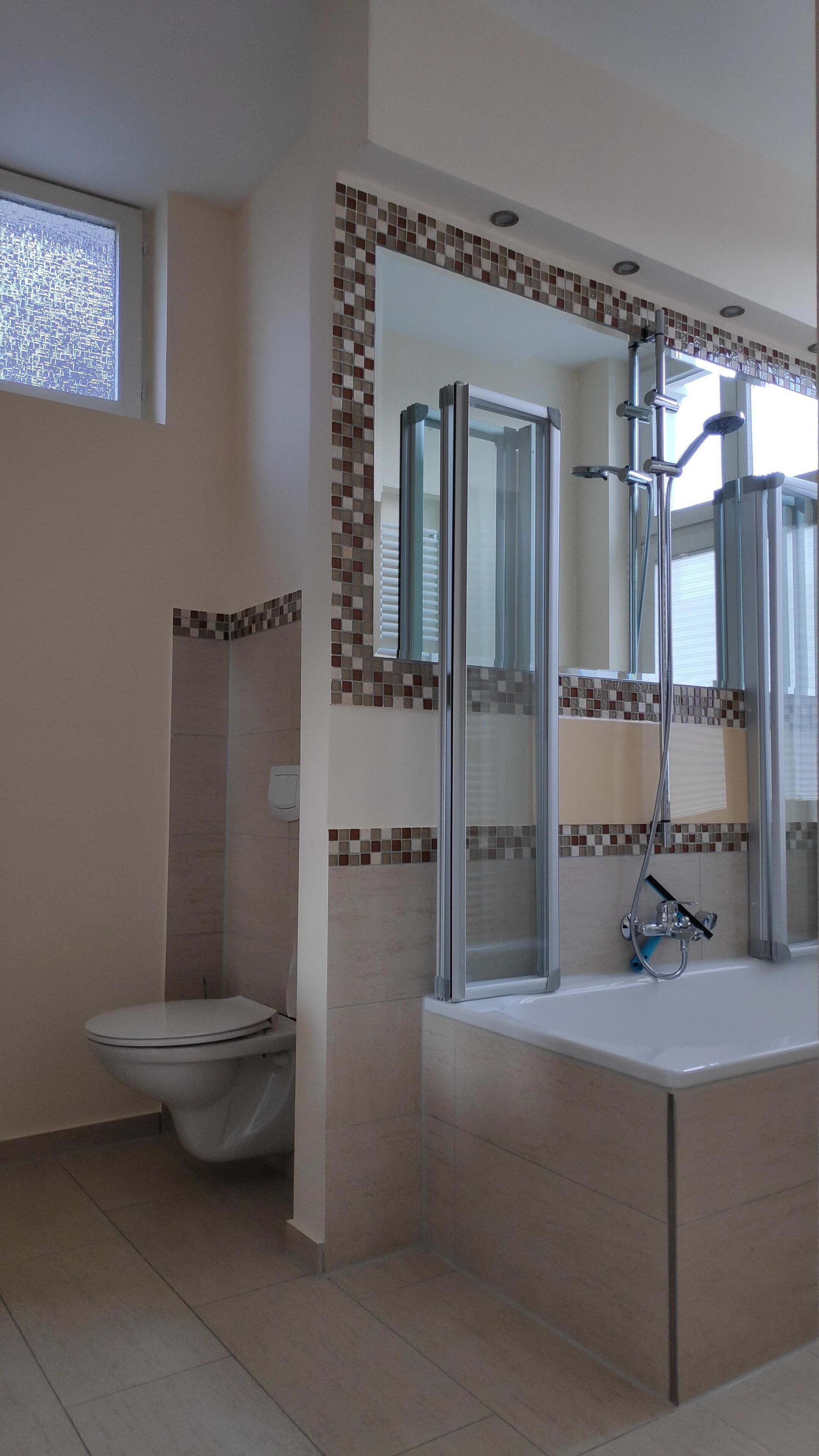 Articles de toilette gratuits, sèche-cheveux, serviettes fournies