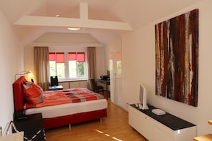 2 bedrooms, in-room safe, iron/ironing board, free WiFi - Villa Greve - Deluxe Suite (Bad Salzuflen)
