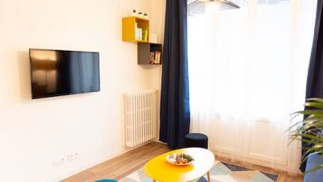 Télévision à écran plat, livres