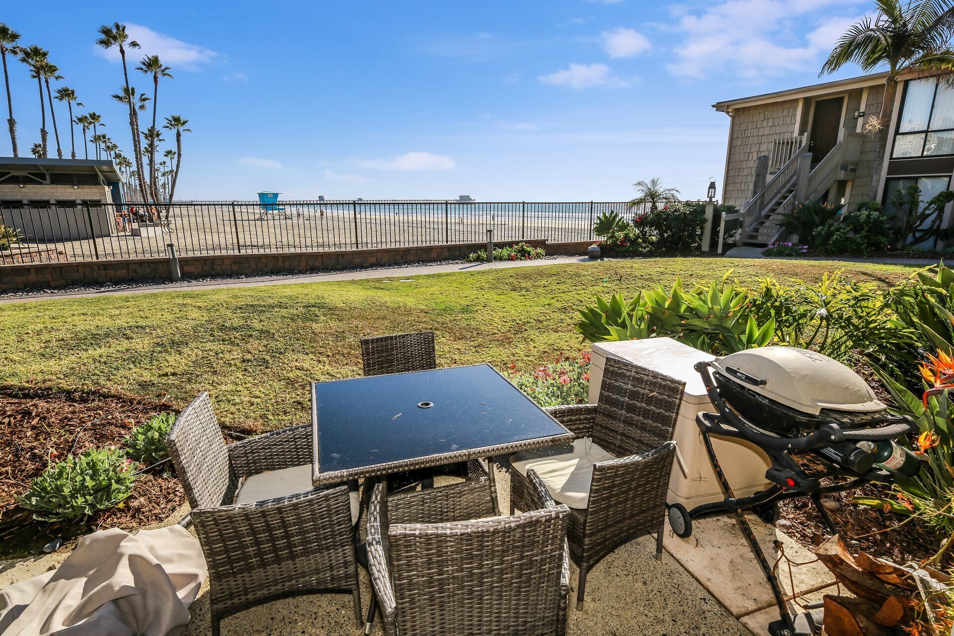 Ocean/Pier View Ground Level Cottage, Remodeled, Steps to the Gate and Sand D11 - Beachfront Luxury