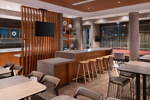 Bar (on property) - SpringHill Suites by Marriott Tifton (Tifton)