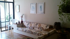 TV, DVD player