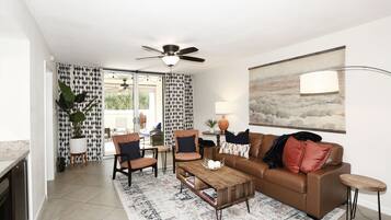 TV, peis, bordtennis og bøker